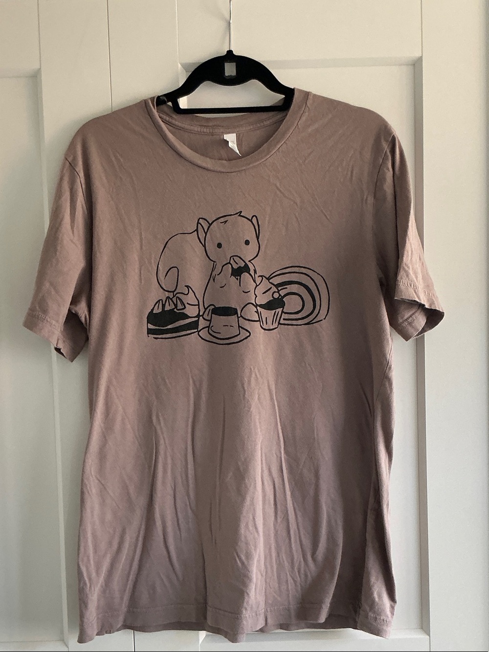 Men's Cute Squirrel Tee in Taupe - Size L